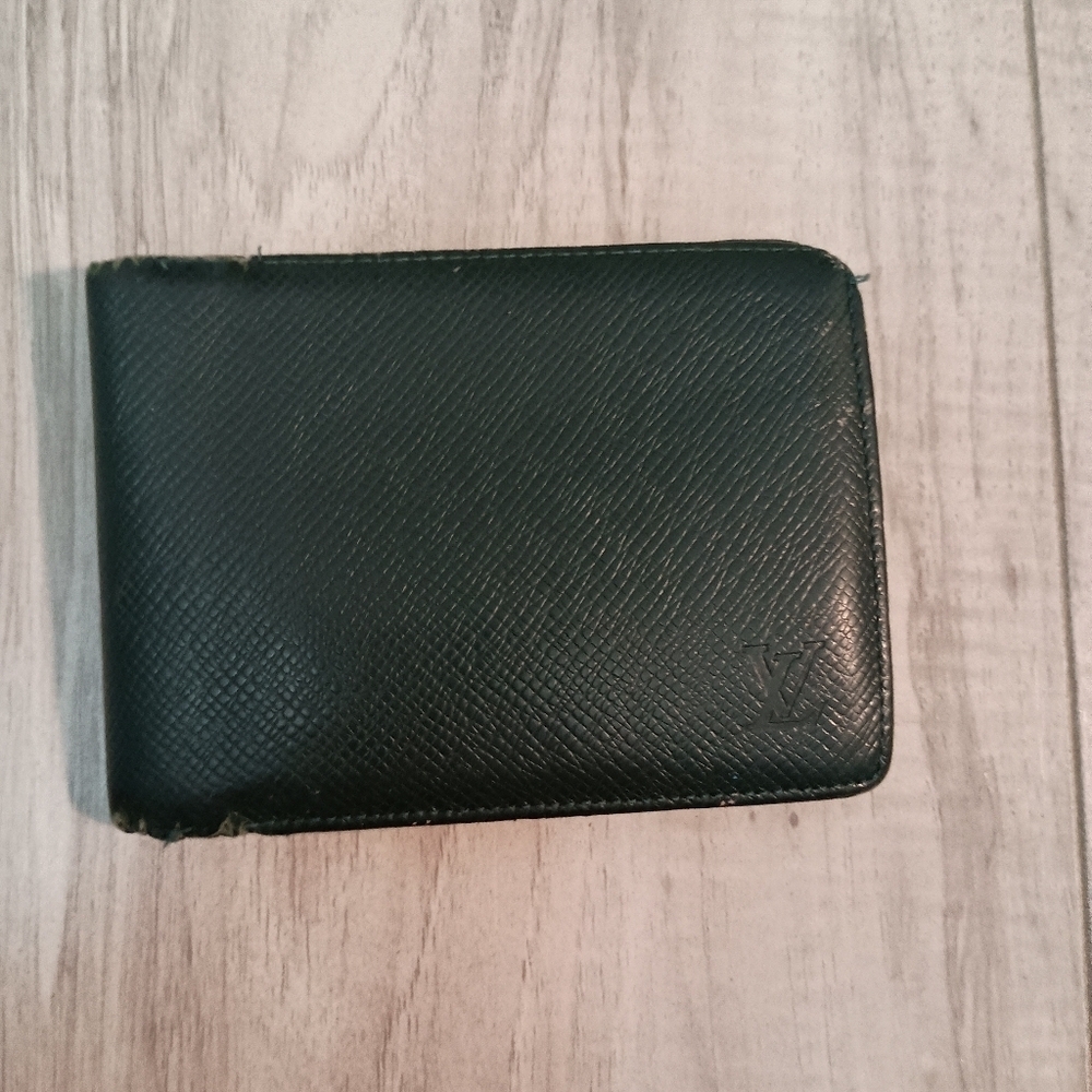 Louis Vuitton Epi green wallet